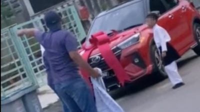视频|“老婆你中招了！” 丈夫新车送礼 妻子下秒气炸