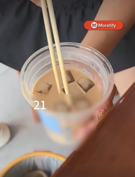 视频|一杯竟有27颗！ 女子质疑买咖啡还是冰块？