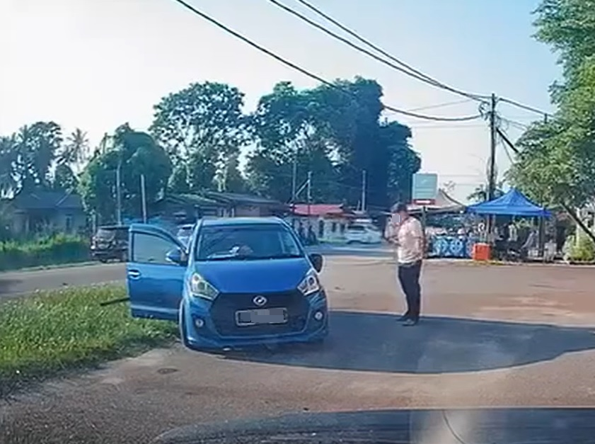 视频|摩托轿车碰撞 司机先查看车子 网轰:不负责任!