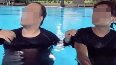 视频 | 被斥穿球衣不是泳衣 2男称保安认可才下水