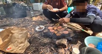 视频|遇年轻人森林瀑布区烧烤 管理员高EQ告诫赢网赞