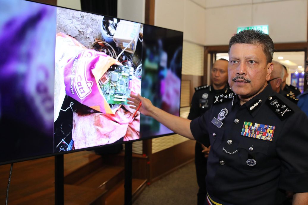 警方4天捣毁57间非法电子垃圾厂,起获5亿巨额废料