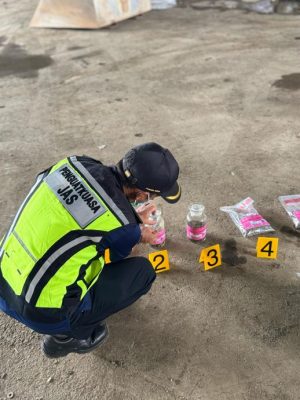 警方4天捣毁57间非法电子垃圾厂,起获5亿巨额废料