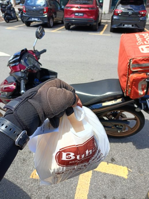 订购货到付款顾客没钱支付 屋内孩子喊饿 他落泪免单