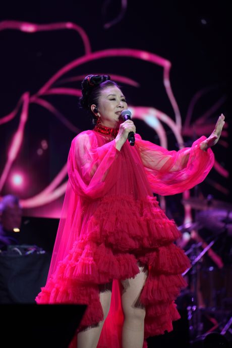 认唱歌没以前好听 汪明荃宣布“暂时告别”