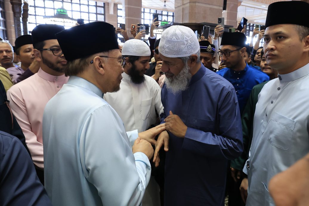 请再签发上网/安华：促成和平共识 “大马愿协助柬泰展开边界谈判”