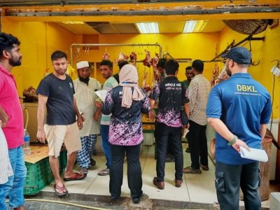 后巷宰牛 残渣倒沟   14违例屠宰场被关闭