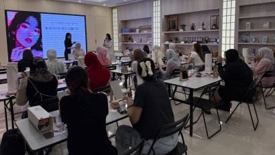 韩国文化节办系列活动  韩式美容课程大受欢迎