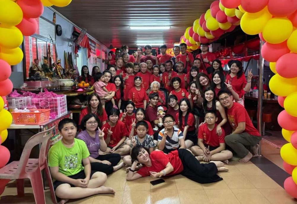 请签发(大北马)吉北竹城人瑞林赛凤日前在住家安详离世,享嵩寿105岁。