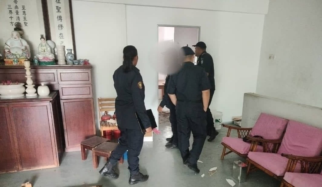 市议会断非法网吧水电/4图