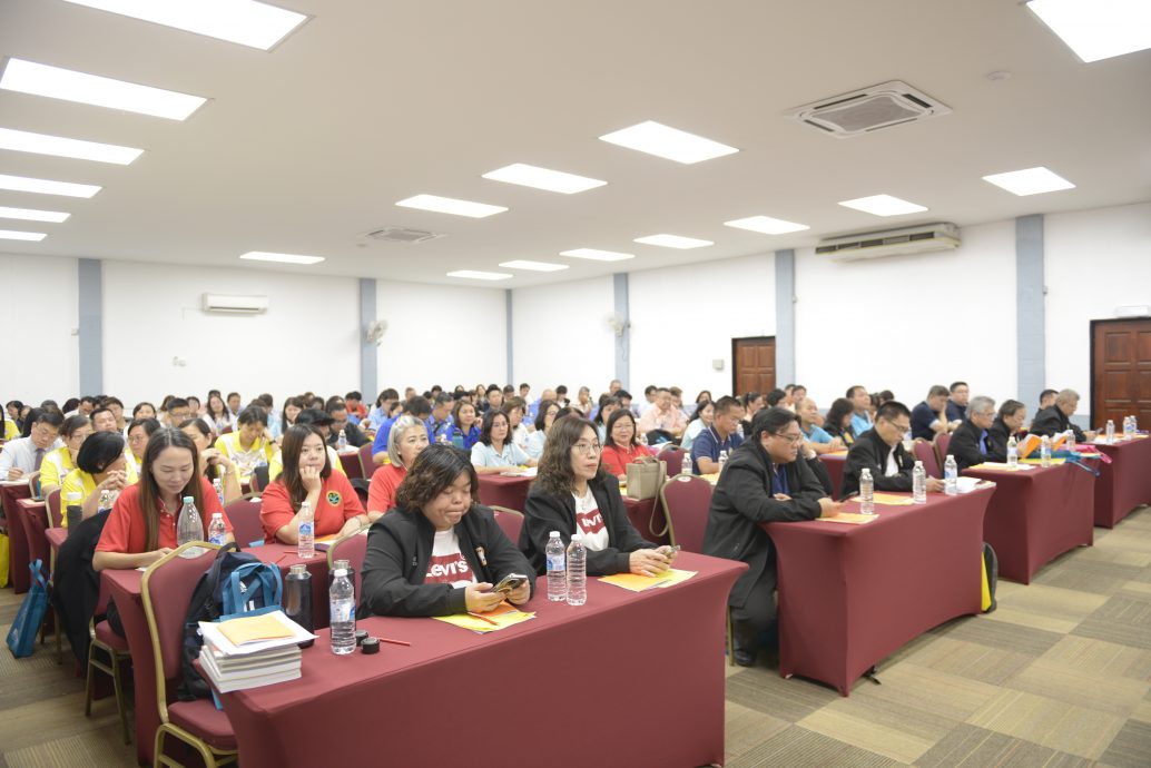 谢立意:华小师资荒难解决