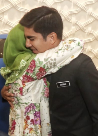 赛沙迪无罪释放|母哽咽：加害者会有报应