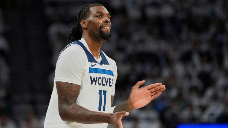 身披32号战袍开启NBA生涯  弗拉格期待与众星合作