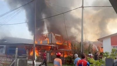 适耕庄C村一民宅失火2房屋被波及 没伤亡投报