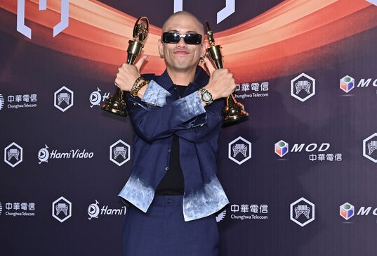 金曲36|评审主席丁晓雯亲解夺奖内幕 忘记细节惹批