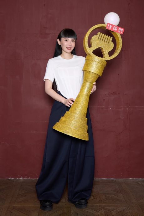 金曲奖 |唱《十分钟的恋爱》缅怀大S 魏如萱唱两句就哽咽