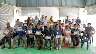 何子扬派彭关怀医药卡   金马仑205长者受惠