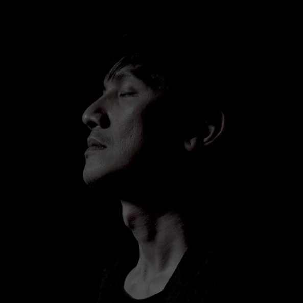 阔别20年回归乐坛 张觉隆发布创作辑《诗人的情歌》