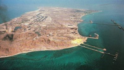 防储油槽遭炸断财源 伊朗加紧大规模石油输出