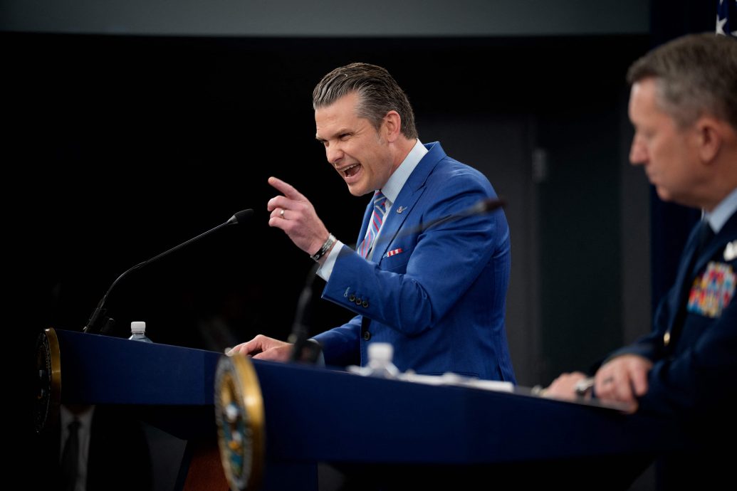 防长记者会狂骂媒体“恨特朗普”！特朗普：我见过最棒、最专业记者会之一