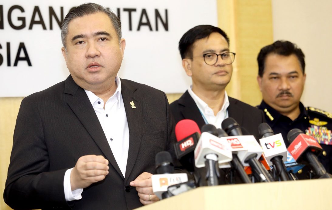 陆兆福:外国乘客坠轨是意外 指示加强LRT安全设施