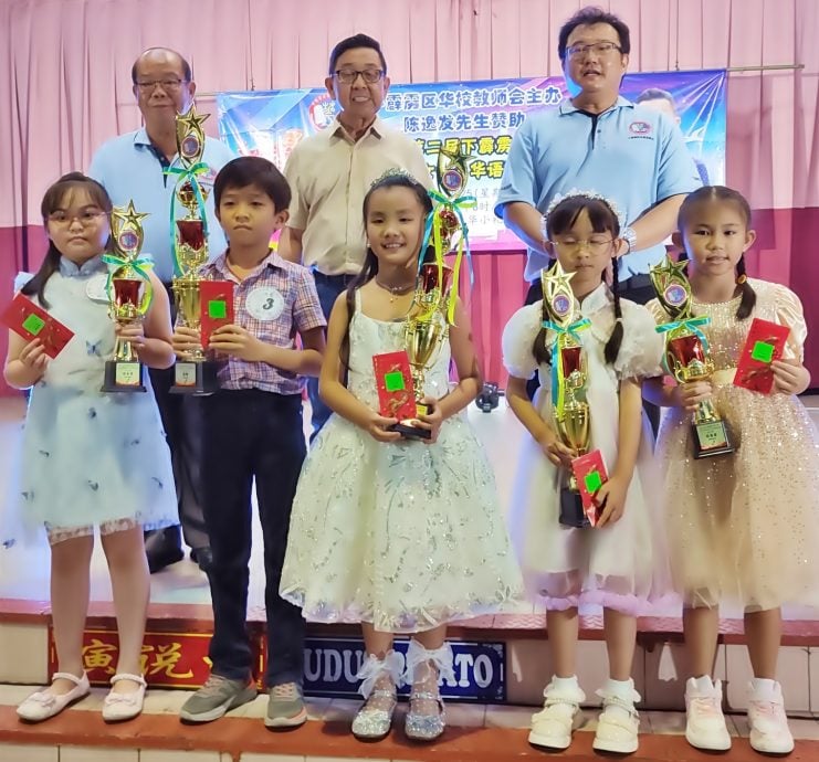 陈逸发吁父母关注 孩子上网免受害