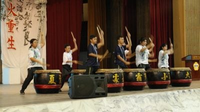 霹节令鼓交流赛 160鼓手汇聚 万中夺冠季军育才独中亚军
