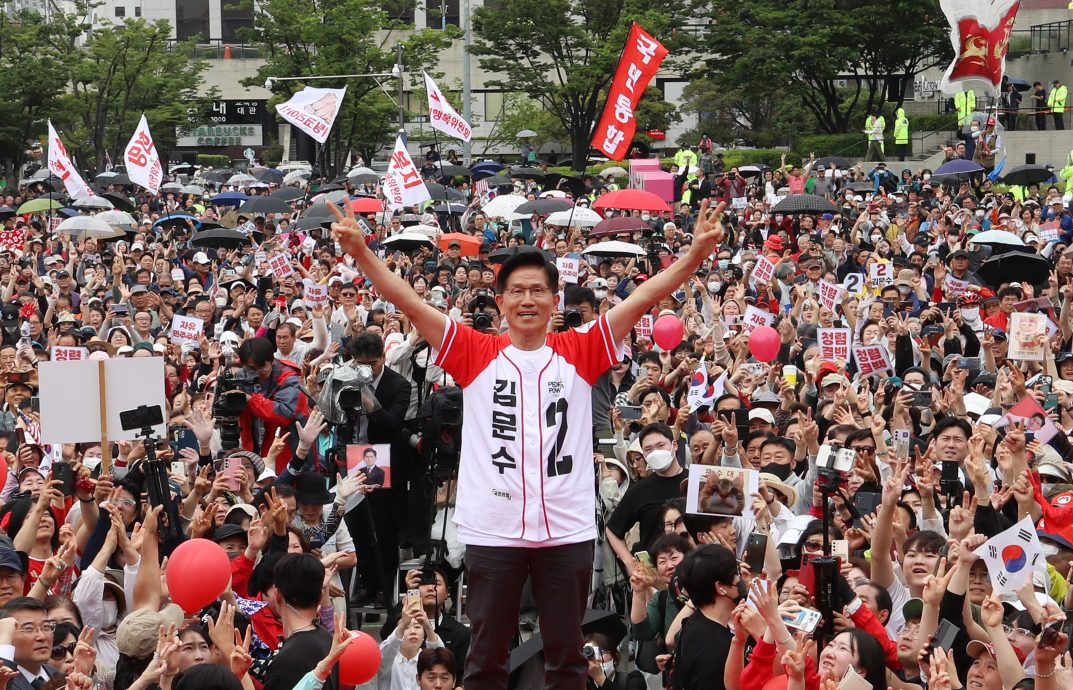 韩国总统大选 | 各地拉票催票最后冲刺 候选人选前夜集结首尔 