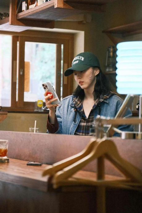 韩韶禧突袭咖啡厅打工 网评：最热衷体验生活的演员