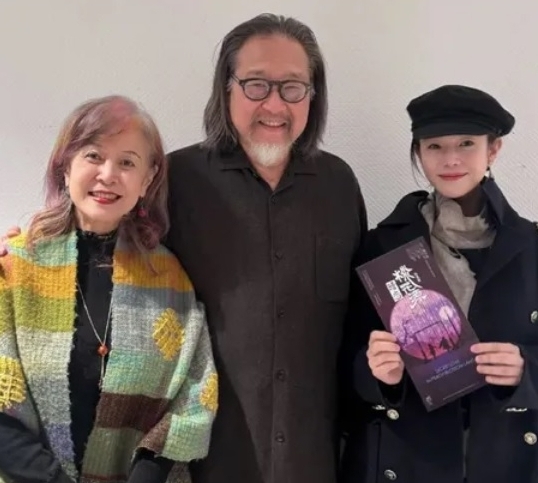 首演赖声川舞台剧 陈妍希激励自己:踏出去!