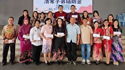 香港惠明慈善基金清寒辅助金　曼绒49学生受惠