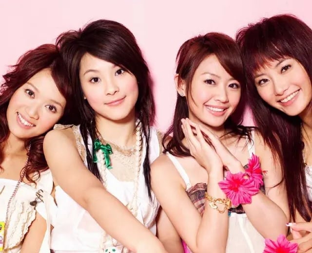 马儿突失控爆冲 赖薇如被甩飞重摔