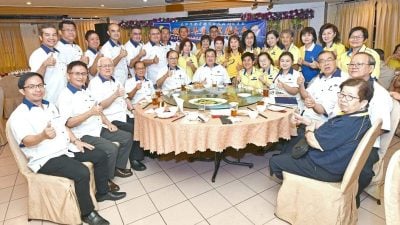 马华牙也区会通过2提案 不与行动党合作 以马华党标志竞选