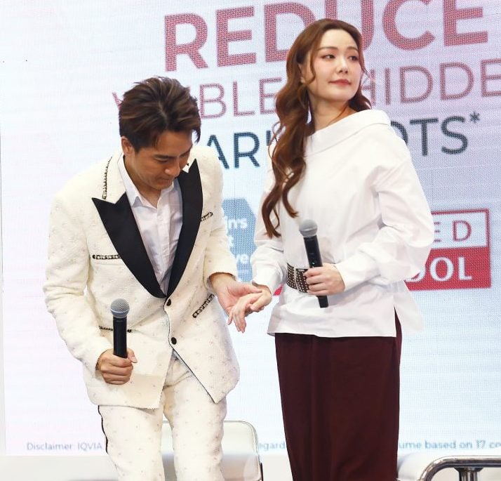 马国明放闪夸老婆可爱 汤洛雯腹部微凸撇怀孕