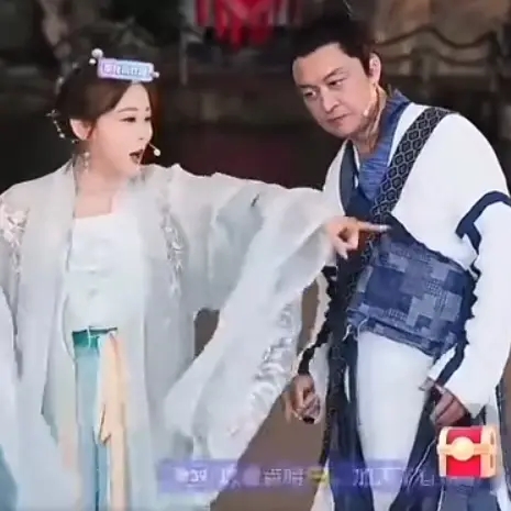 马景涛直播一半突昏倒 后脑着地画面怵目惊心