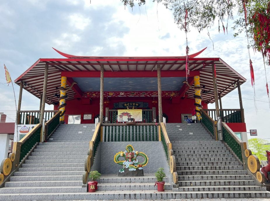 (10/6见报)大都会/异宗求同/适耕庄热浪沙滩哪督公古庙/14图