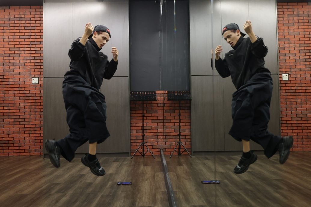 （25/6见报）特职世界-编舞家颜育浚/8图