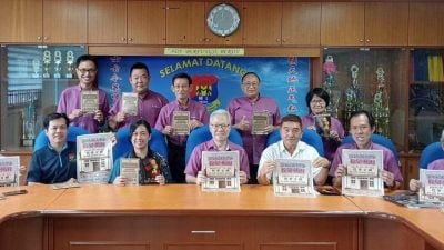 辅士校友会设宴邀出席  802回校日 筹教育基金