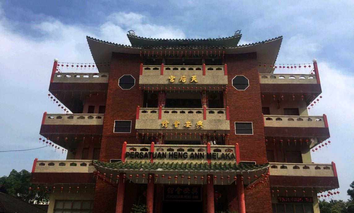 (古城封底主文)张雅山服务精神奖