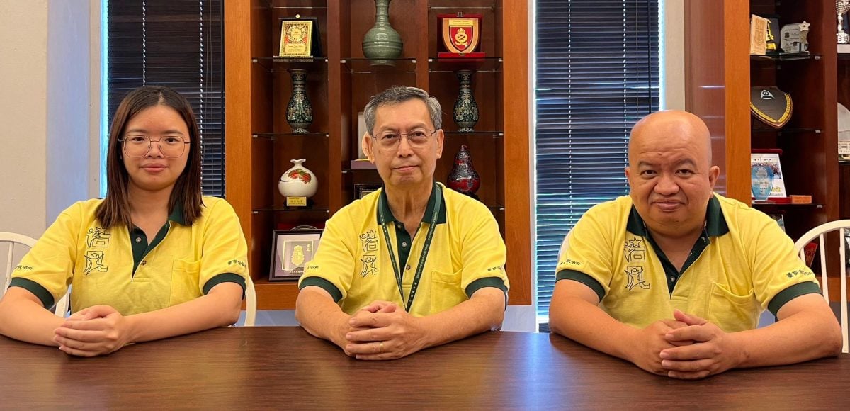 (古城封底主文)张雅山服务精神奖