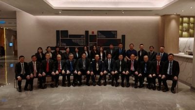 育中家协理事就职礼   颁发教职员服务奖