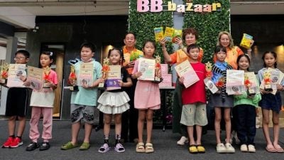甲颍川堂陈氏宗祠填色赛   103小学生参与 好热闹
