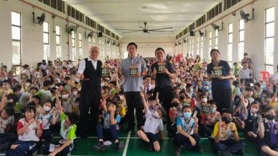 甲鼎华小学办讲座   轻松活泼学《弟子规》