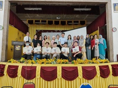 雅佳美浪中学3人获全A    残疾生获全国理科特优学生奖