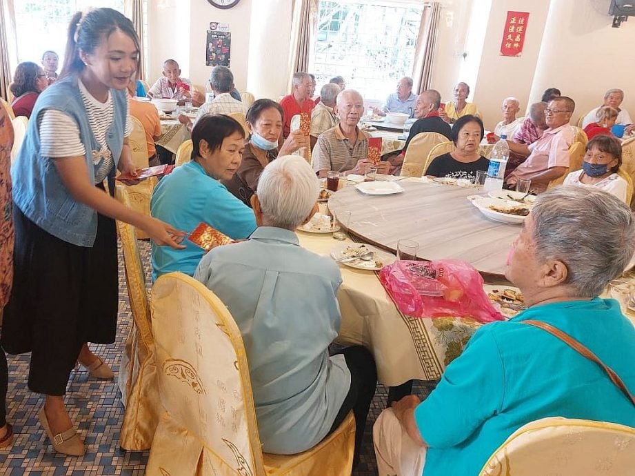 (古城第六版主文)三宝井双亲节爱心午餐活动
