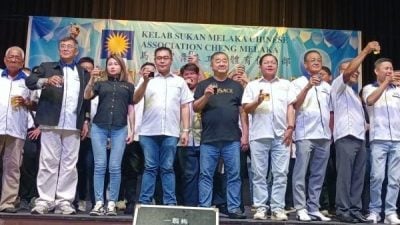 晋巷工商体育俱乐部筹款晚宴 | 刘盘龙：支持华小发展   秉持服务社会推动教育