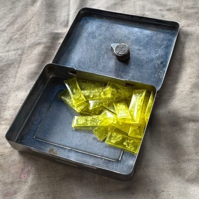 （大北马）2名舵手船上进行毒品包装时被捕，2人成功逃脱。