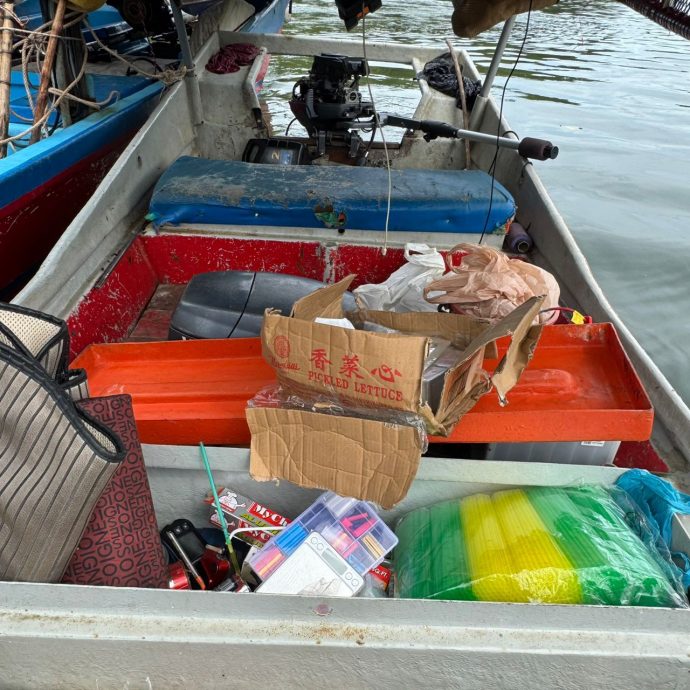 （大北马）2名舵手船上进行毒品包装时被捕，2人成功逃脱。