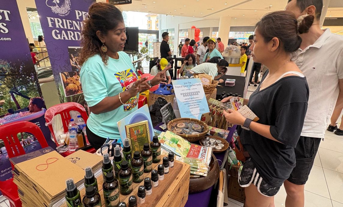 (大北马)“槟城人社区日”盛大登场 槟两代首长登台跳舞