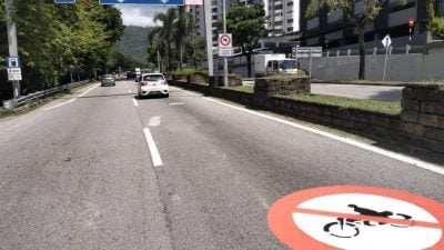 乌迪尼隧道设多警示标志  严禁摩托骑士驶入